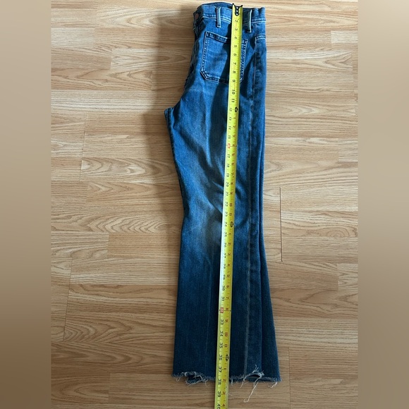 MOTHER Flare Jeans Distressed Hem Size 31 - Picture 7 of 8